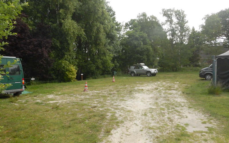 Wohnmobilstellplatz “Drei Eichen”(ヤーデ)