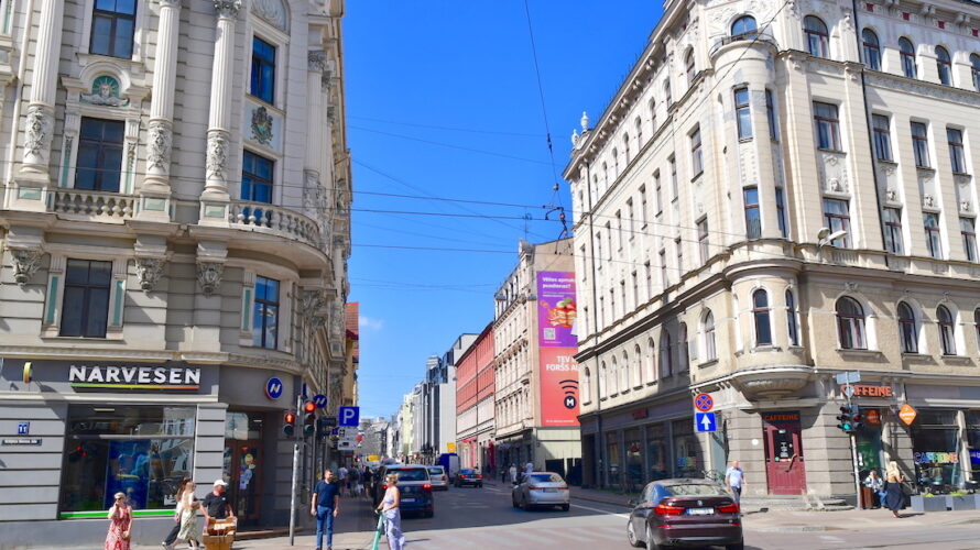 ラトビア1~首都リガ 衝撃のウクライナ軍ピックアップ車