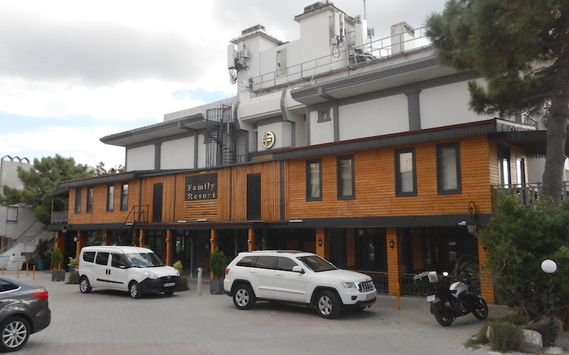 Family Resort Hotel（シリウリ）