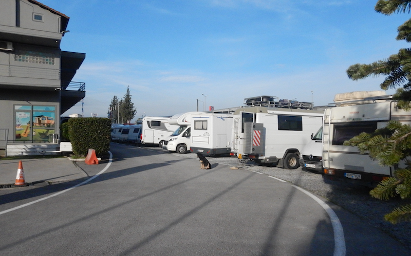 Zampetas Camper Stop & Caravan Service Thessaloniki（テッサロニキ）